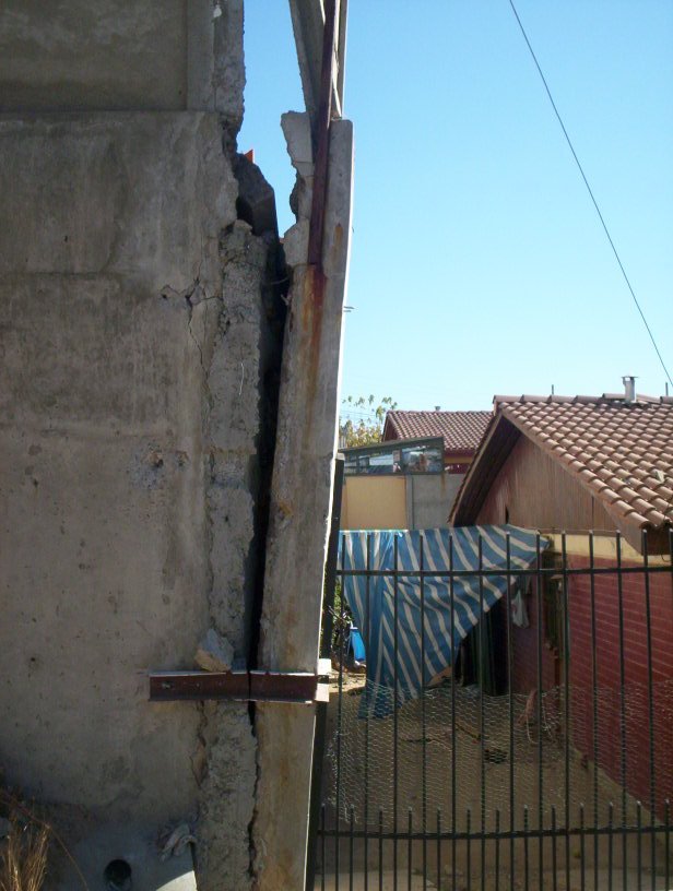 Muro de contención volcado