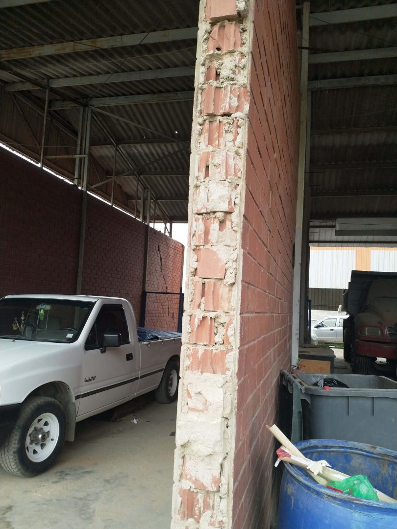 paño de albañilería sin apoyo lateral